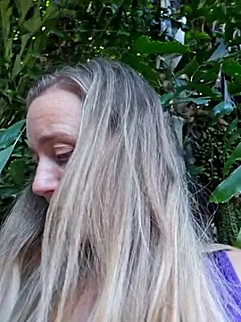 SkyelarSommer online show from 10/18/25, 09:59