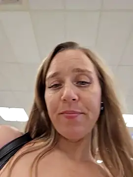 SkyelarSommer online show from 01/05/26, 05:49