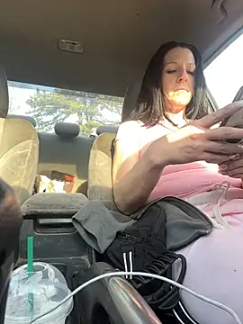 Snapshot of DominiqueX0 chatting on 01/26/25, 08:02 DominiqueX0 online show from 01/26/25, 08:02