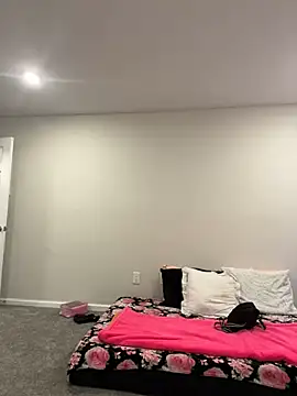 Snapshot of DominiqueX0 chatting on 02/07/25, 05:07 DominiqueX0 online show from 02/07/25, 05:07