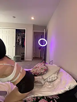 Snapshot of DominiqueX0 chatting on 03/06/25, 06:37 DominiqueX0 online show from 03/06/25, 06:37