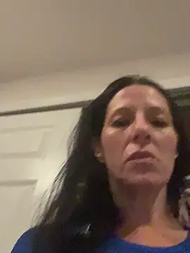 Snapshot of DominiqueX0 chatting on 09/11/25, 05:18 DominiqueX0 online show from 09/11/25, 05:18