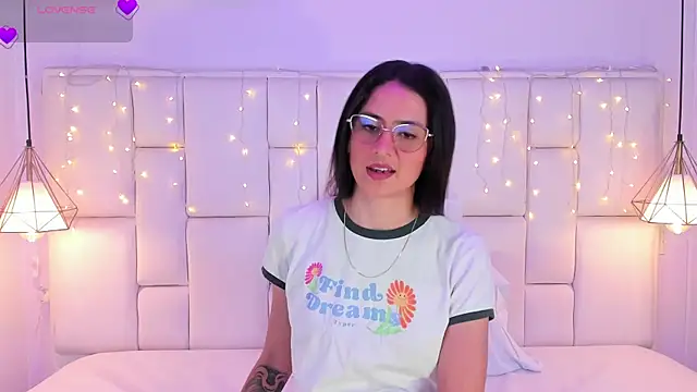 SarahSophia  online show from 02/03/25, 11:42