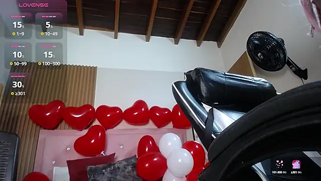 victoria  milf  online show from 02/14/25, 07:54