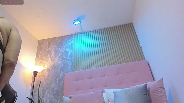 victoria  milf  online show from 12/03/25, 08:07