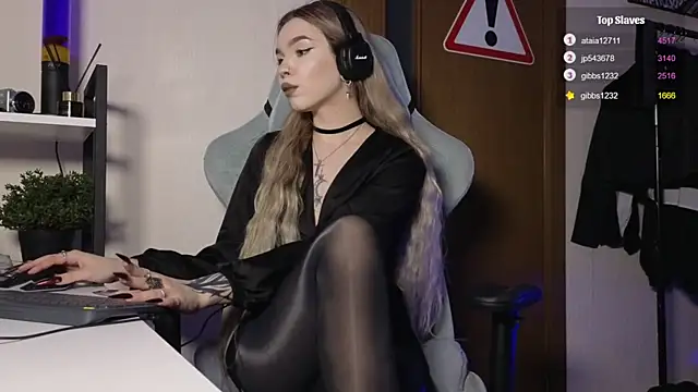 Snapshot of HavenRaee chatting on 01/16/25, 10:23 HavenRaee online show from 01/16/25, 10:23