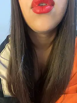 Snapshot of Mayacrayzi chatting on 02/05/25, 12:27 Mayacrayzi online show from 02/05/25, 12:27