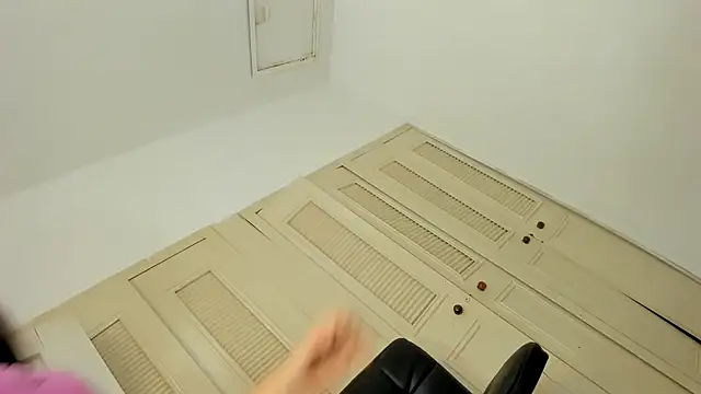 Snapshot of MissCarolinne chatting on 01/11/25, 01:16 MissCarolinne online show from 01/11/25, 01:16