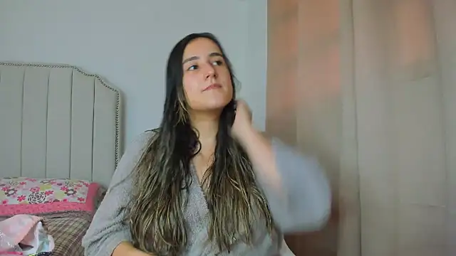 Hanna86 online show from 12/03/25, 03:54