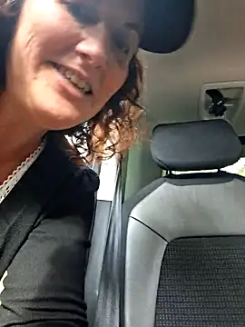 biboii online show from 10/18/25, 02:40