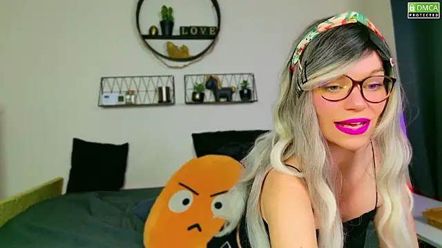 Kittychatte online show from 12/05/24, 08:22