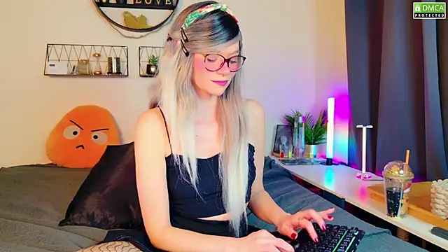 Kittychatte online show from 02/13/25, 08:45