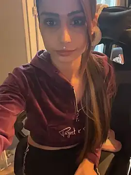 LaPetitechienne1 online show from 01/14/25, 08:09