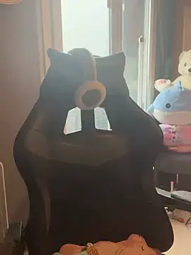 LaPetitechienne1 online show from 01/27/25, 11:22