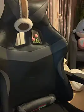 LaPetitechienne1 online show from 02/21/25, 09:43