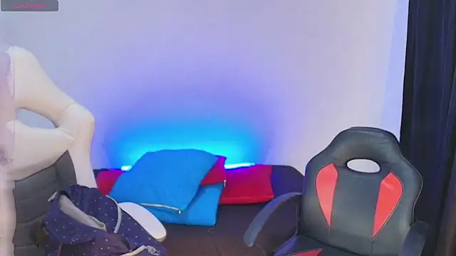 Snapshot of farichell chatting on 03/13/26, 07:53 farichell online show from 03/13/26, 07:53