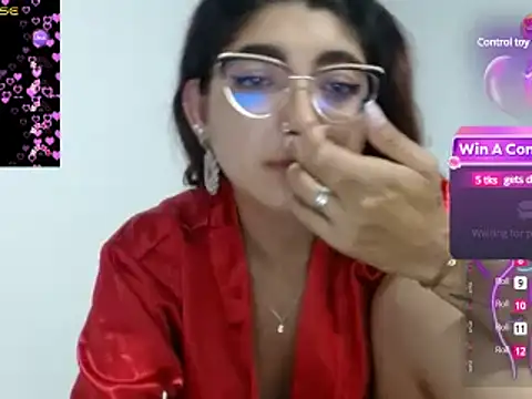 Snapshot of esteni chatting on 12/20/24, 04:31 esteni online show from 12/20/24, 04:31