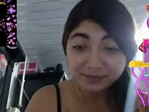 Snapshot of esteni chatting on 12/22/24, 04:39 esteni online show from 12/22/24, 04:39