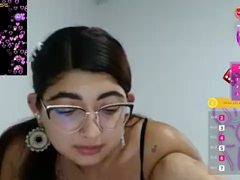 Snapshot of esteni chatting on 12/27/24, 05:42 esteni online show from 12/27/24, 05:42