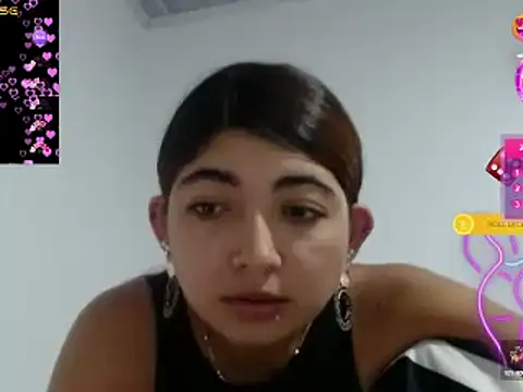 Snapshot of esteni chatting on 01/03/25, 01:38 esteni online show from 01/03/25, 01:38