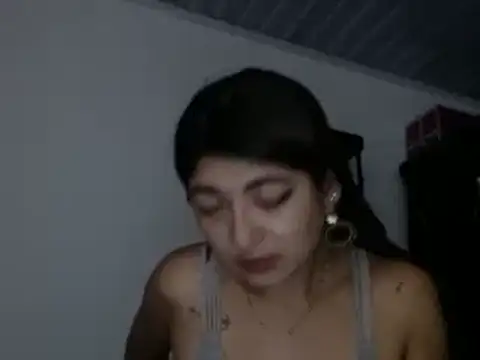Snapshot of esteni chatting on 01/08/25, 04:44 esteni online show from 01/08/25, 04:44