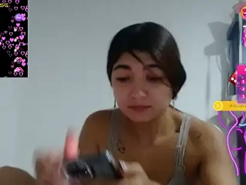 Snapshot of esteni chatting on 01/10/25, 03:18 esteni online show from 01/10/25, 03:18