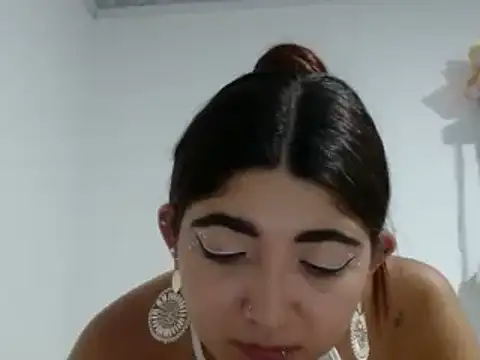 Snapshot of esteni chatting on 02/15/25, 02:47 esteni online show from 02/15/25, 02:47