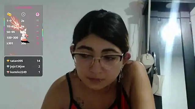 Snapshot of esteni chatting on 03/19/25, 04:57 esteni online show from 03/19/25, 04:57