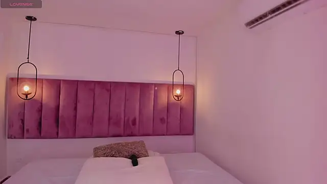 Snapshot of luisah_ chatting on 02/17/25, 07:53 luisah online show from 02/17/25, 07:53