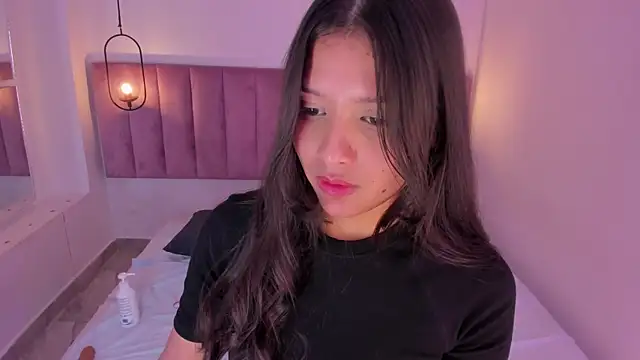 Snapshot of luisah_ chatting on 02/25/25, 07:58 luisah online show from 02/25/25, 07:58