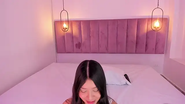 Snapshot of luisah_ chatting on 03/16/25, 07:49 luisah online show from 03/16/25, 07:49