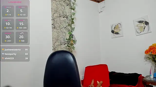 Snapshot of yasmin_goldenst chatting on 02/13/25, 02:12 yasmin goldenst online show from 02/13/25, 02:12