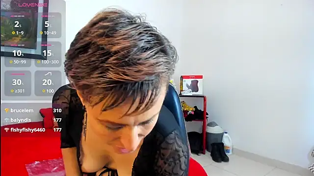 Snapshot of yasmin_goldenst chatting on 03/15/25, 05:19 yasmin goldenst online show from 03/15/25, 05:19