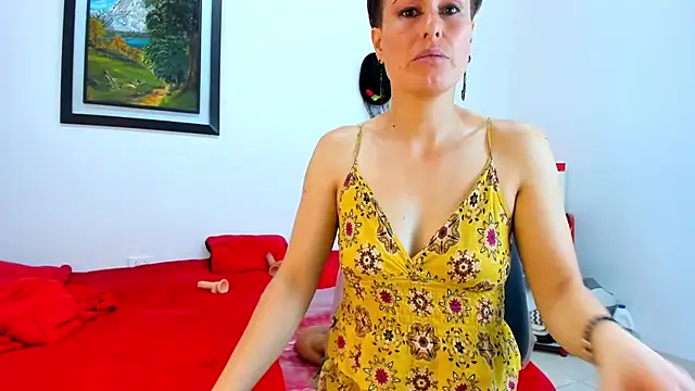 Snapshot of yasmin_goldenst chatting on 03/16/25, 01:59 yasmin goldenst online show from 03/16/25, 01:59