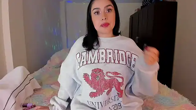 Snapshot of rosalie_lust chatting on 02/22/25, 09:01 rosalie lust online show from 02/22/25, 09:01