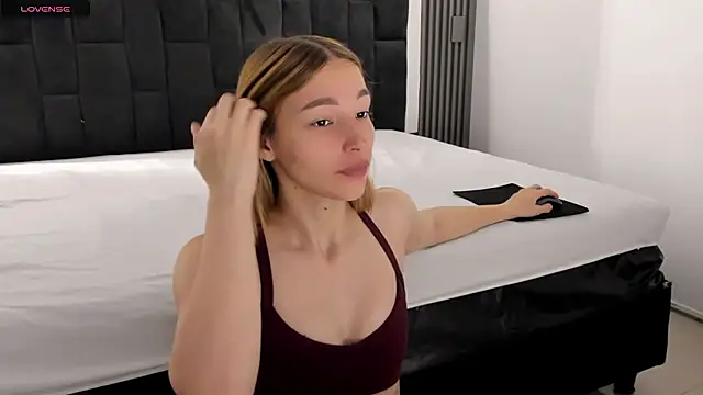 WhiteSun 01 online show from 11/17/25, 12:22