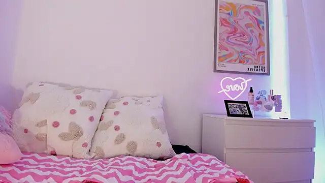 Snapshot of _viioletweekend_ chatting on 02/22/25, 09:04 viioletweekend online show from 02/22/25, 09:04