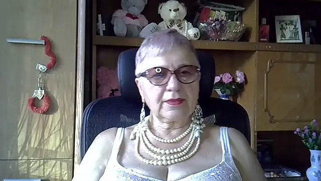 SweetCherry27 online show from 09/18/25, 04:47