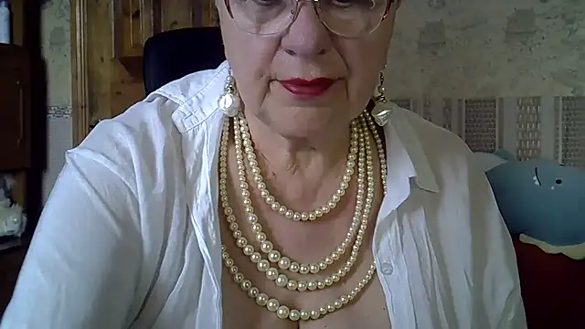 SweetCherry27 online show from 05/18/26, 04:13