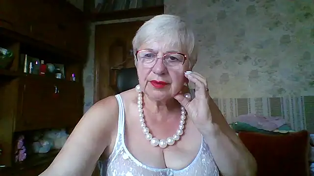 Snapshot of SweetCherry27 chatting on 07/09/26, 04:38 SweetCherry27 online show from 07/09/26, 04:38