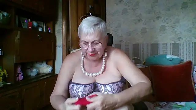 Snapshot of SweetCherry27 chatting on 07/15/26, 04:12 SweetCherry27 online show from 07/15/26, 04:12