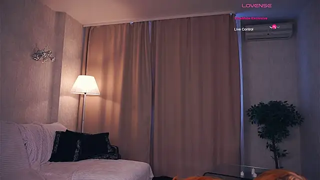 Snapshot of SofyBruno chatting on 02/25/25, 05:19 SofyBruno online show from 02/25/25, 05:19