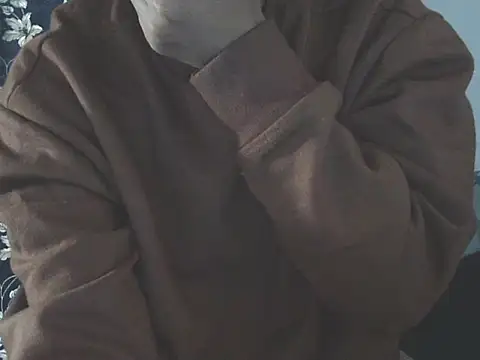 Snapshot of Supriya201 chatting on 11/04/25, 07:29 Supriya201 online show from 11/04/25, 07:29