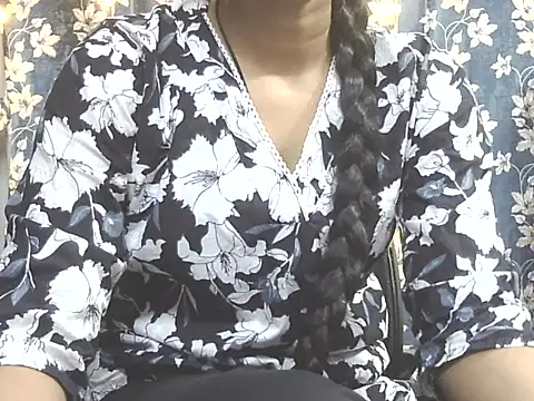 Snapshot of Supriya201 chatting on 01/16/26, 01:26 Supriya201 online show from 01/16/26, 01:26