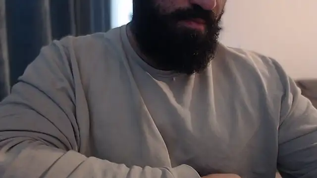 hugemachohandsome online show from 10/28/25, 08:07