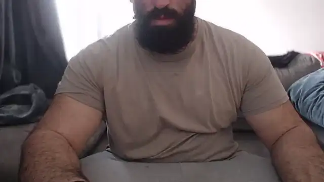 hugemachohandsome online show from 12/18/25, 11:38