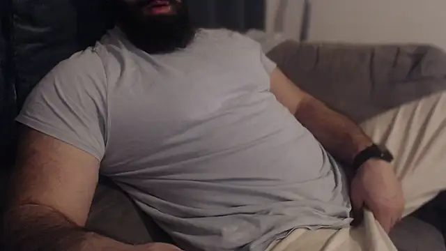 hugemachohandsome online show from 02/08/26, 09:51