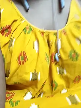 Snapshot of Sophiaboudi chatting on 01/07/25, 06:03 Sophiaboudi online show from 01/07/25, 06:03