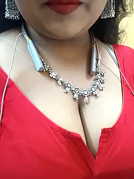 Snapshot of Sophiaboudi chatting on 09/25/25, 06:00 Sophiaboudi online show from 09/25/25, 06:00