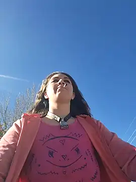 Snapshot of Darling_Sunstorm chatting on 11/21/25, 07:23 Darling Sunstorm online show from 11/21/25, 07:23